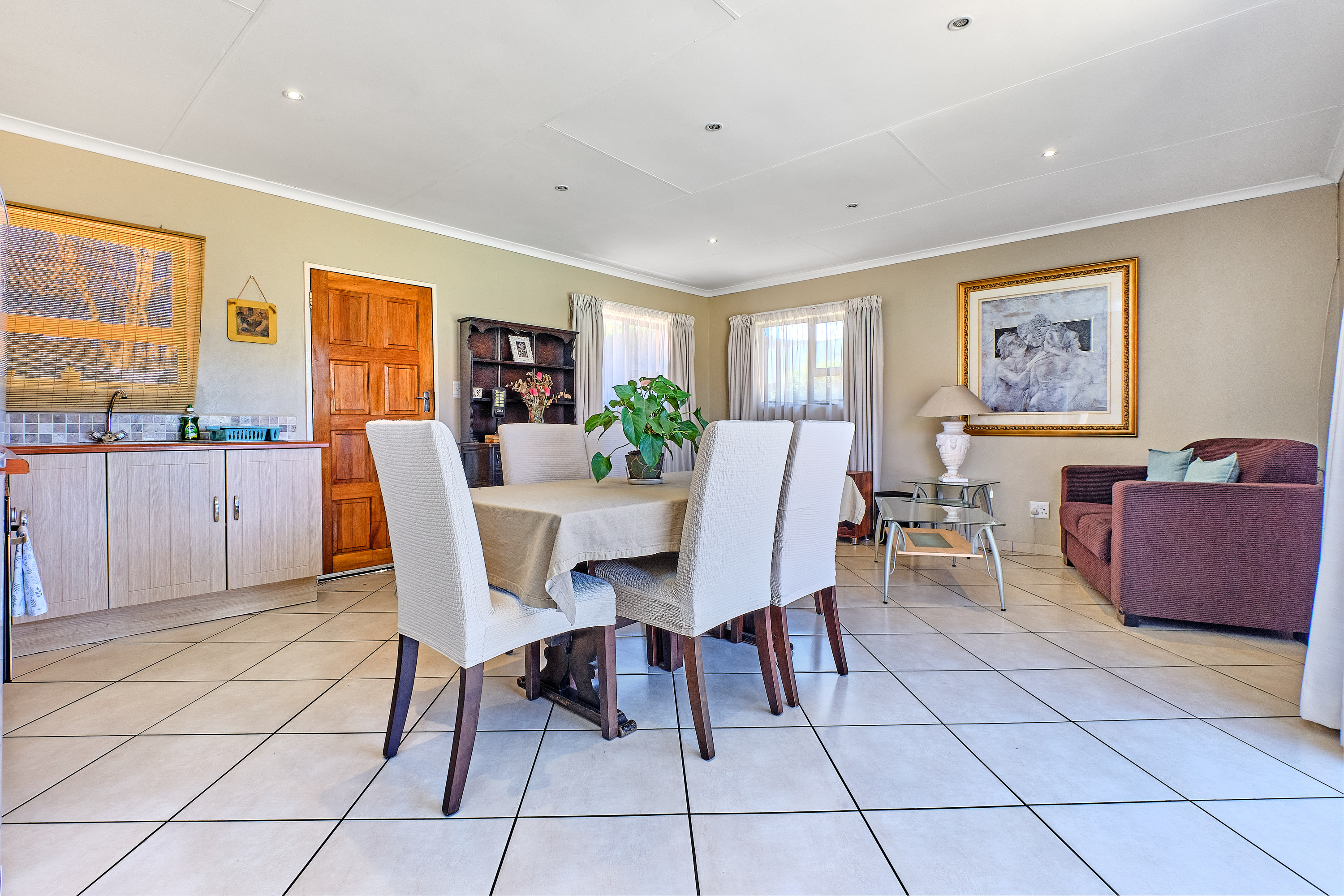 Cottage dining area