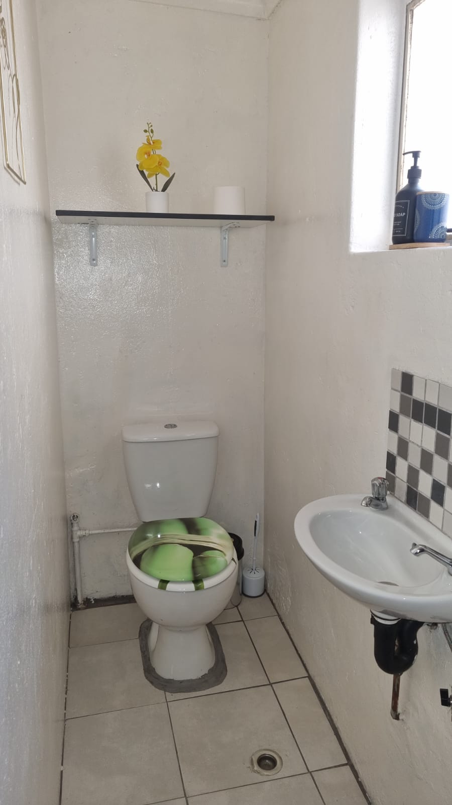Studio Toilet